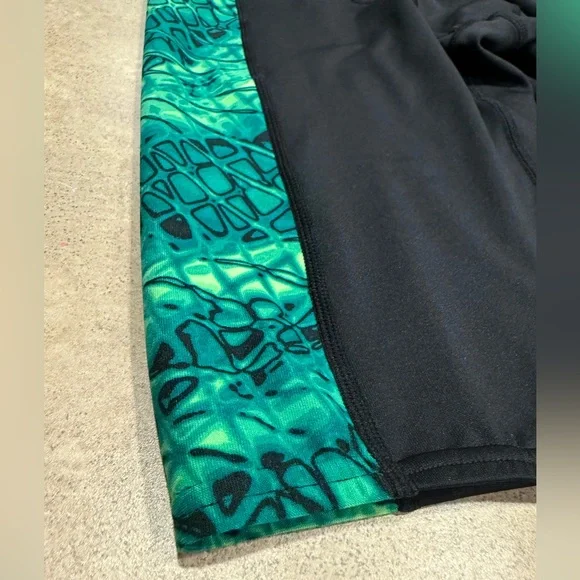 Never used. TYR competitive swim jammer. Size 32 - Picture 9 of 9